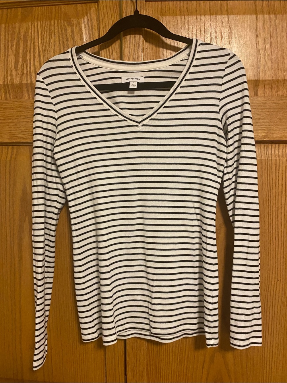 Nordstrom Black & White Striped V-Neck Long-Sleeve Top